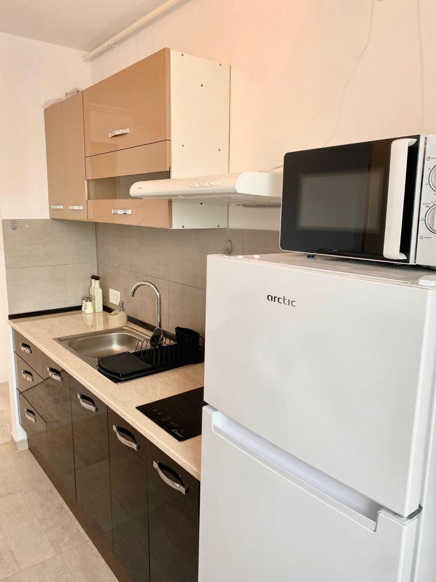 Jad Luxury 3 Rooms & 2 Rooms Apartments In Kasper, Near Coresi Mall Braşov Exterior foto