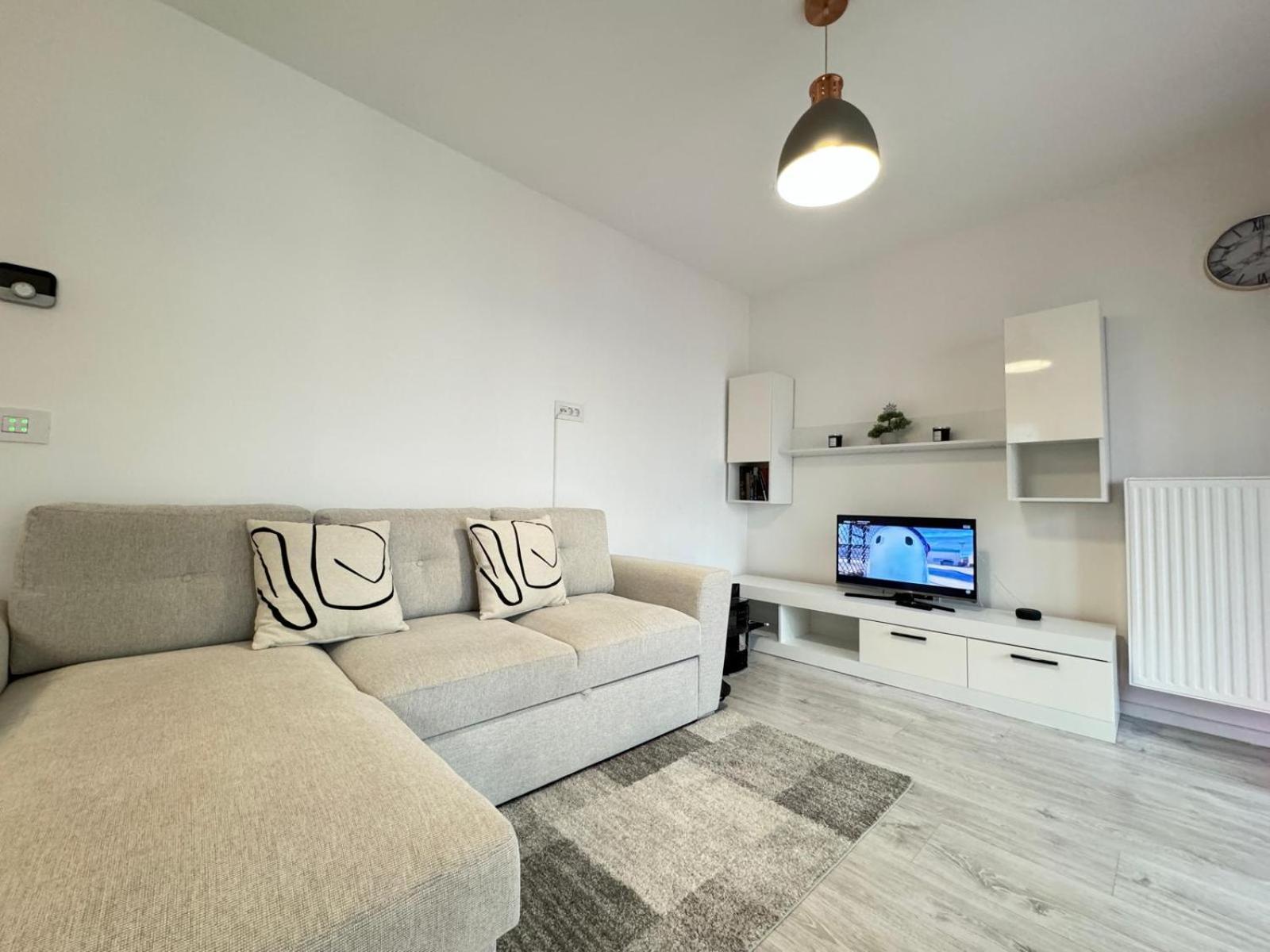 Jad Luxury 3 Rooms & 2 Rooms Apartments In Kasper, Near Coresi Mall Braşov Exterior foto